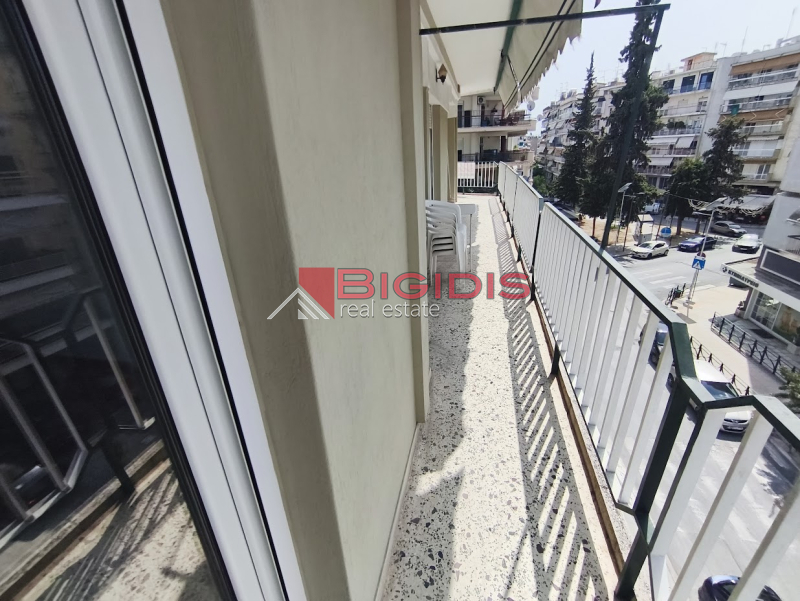 ΕΠΙΠΛΩΜΕΝΟ διαμέρισμα για τρεις φοιτητές η οικογένεια