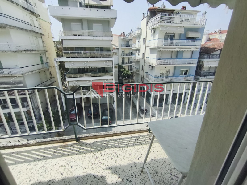 ΕΠΙΠΛΩΜΕΝΟ διαμέρισμα για τρεις φοιτητές η οικογένεια