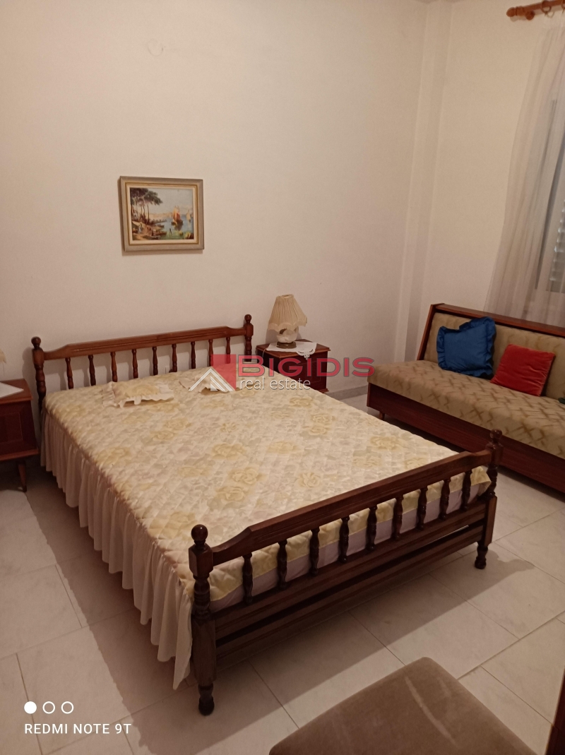 MONOKATOIKIA  270 m2 ισόγειο 145 με 3 δωμάτια σαλοκουζίνα