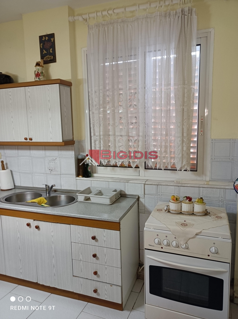 MONOKATOIKIA  270 m2 ισόγειο 145 με 3 δωμάτια σαλοκουζίνα