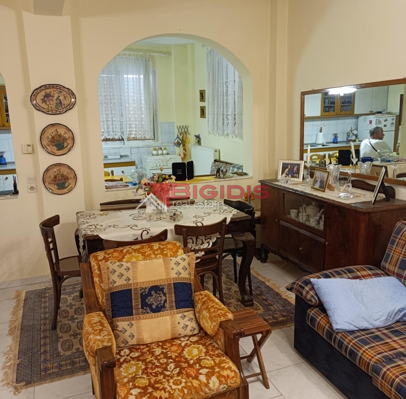 MONOKATOIKIA  270 m2 ισόγειο 145 με 3 δωμάτια σαλοκουζίνα