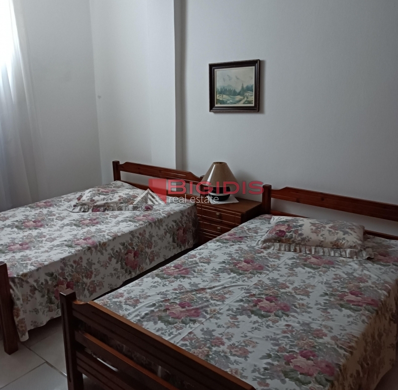 MONOKATOIKIA  270 m2 ισόγειο 145 με 3 δωμάτια σαλοκουζίνα