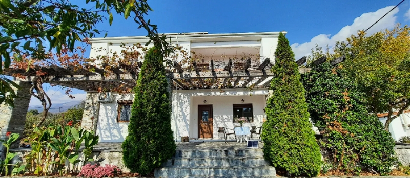 παραδοσιακή μονοκατοικία