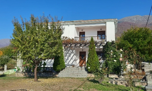 παραδοσιακή μονοκατοικία