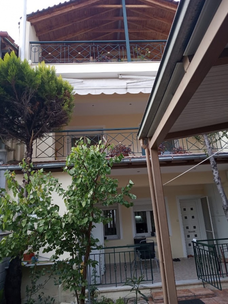ΕΞΑΙΡΕΤΙΚΗ ανακατασκευασμένη πολυτελής  πέτρινη κατοικία σε 3 επίπεδα
