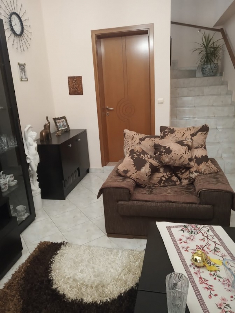 ΕΞΑΙΡΕΤΙΚΗ ανακατασκευασμένη πολυτελής  πέτρινη κατοικία σε 3 επίπεδα