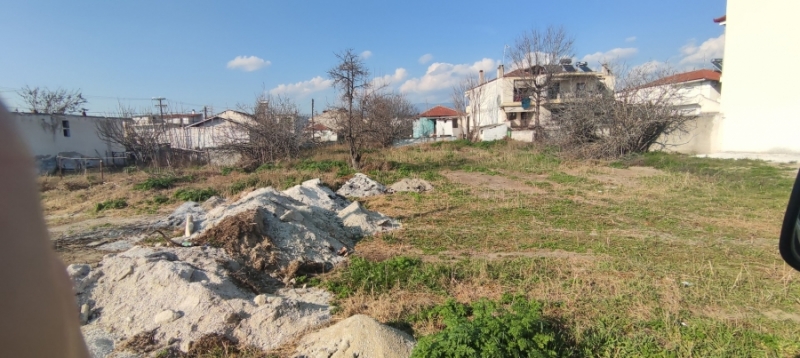 ΕΠΕΝΔΥΤΙΚΟ οικόπεδο για κατοικία .