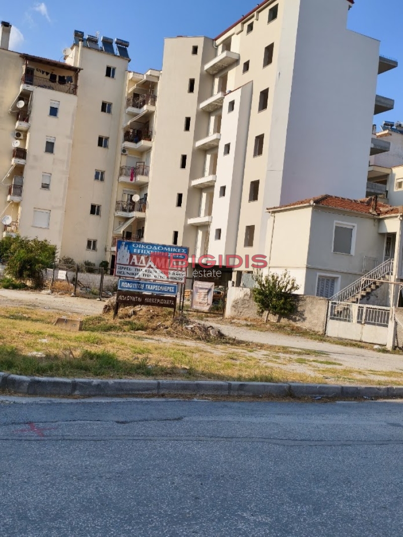 Τριάρι υπο κατασκευή  παράδοση το 2025 .