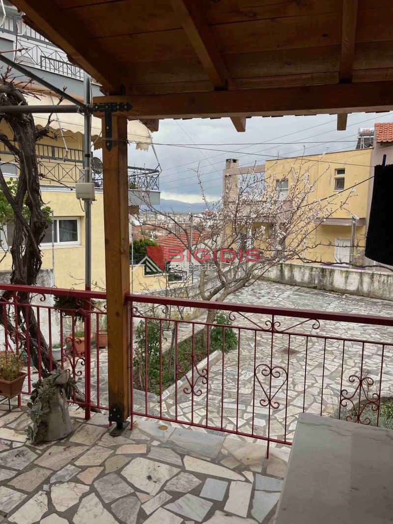 Μονοκατοικία στην ΚΑΛΛΙΘΕΑ με θέα .