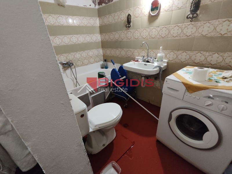 Δυόροφη μονοκατοικία , ισόγεια κατοικίσημη   και 1ος ημιτελής