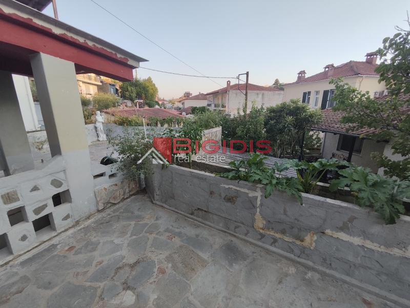Δυόροφη μονοκατοικία , ισόγεια κατοικίσημη   και 1ος ημιτελής