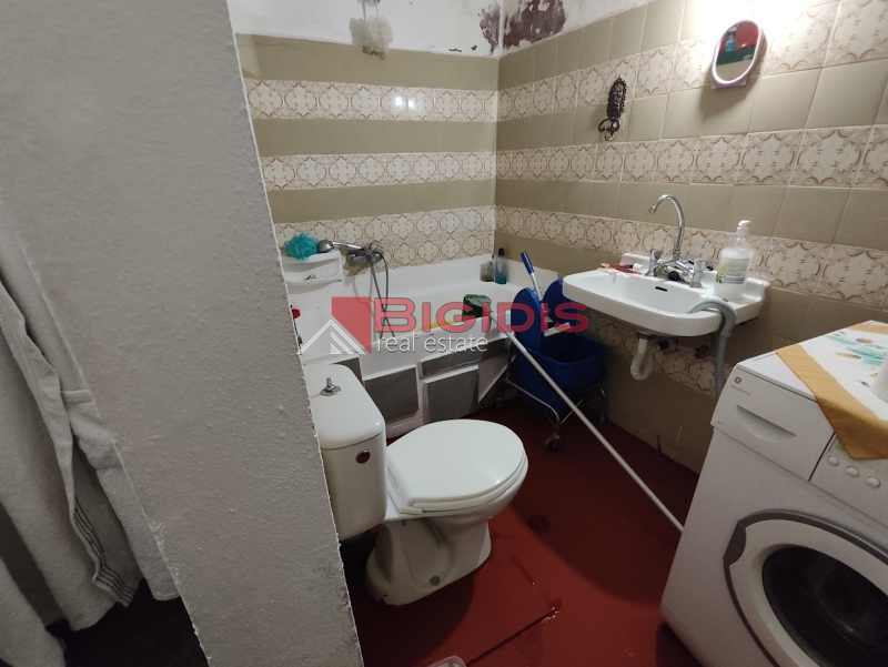 Δυόροφη μονοκατοικία , ισόγεια κατοικίσημη   και 1ος ημιτελής