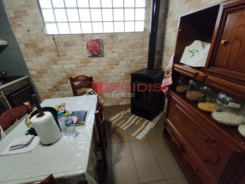 Δυόροφη μονοκατοικία , ισόγεια κατοικίσημη   και 1ος ημιτελής