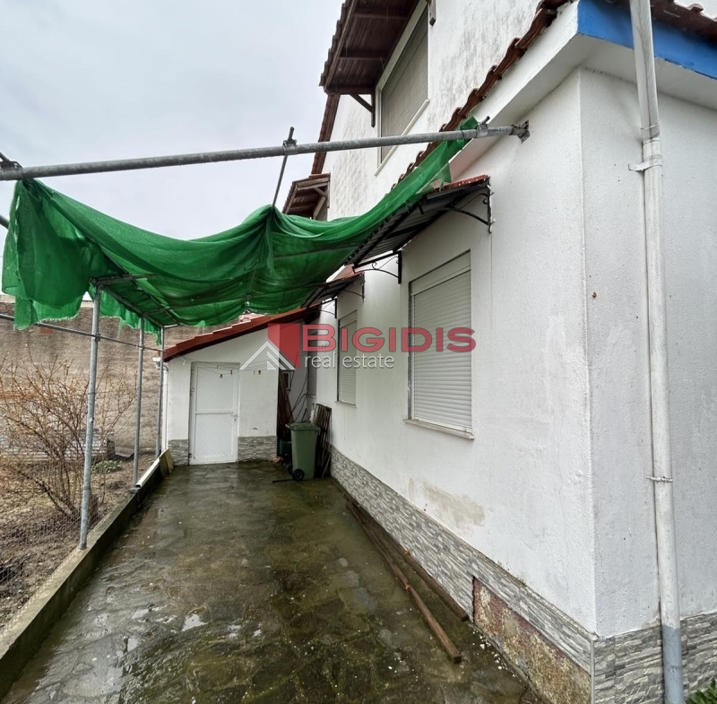 ΔΙΠΛΟΚΑΤΟΙΚΙΑ στην ακτη ΠΕΤΕΙΝΟΥ