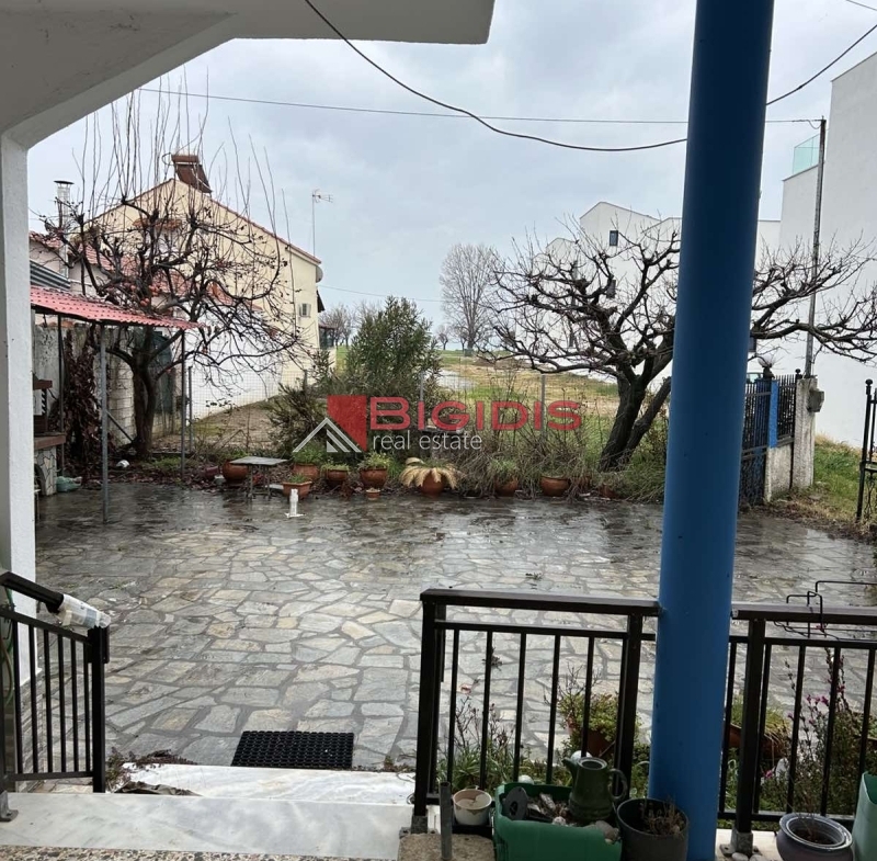 ΔΙΠΛΟΚΑΤΟΙΚΙΑ στην ακτη ΠΕΤΕΙΝΟΥ