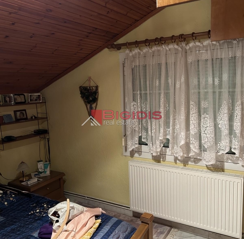 ΔΙΠΛΟΚΑΤΟΙΚΙΑ στην ακτη ΠΕΤΕΙΝΟΥ