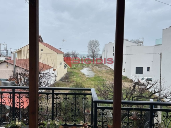 ΔΙΠΛΟΚΑΤΟΙΚΙΑ στην ακτη ΠΕΤΕΙΝΟΥ