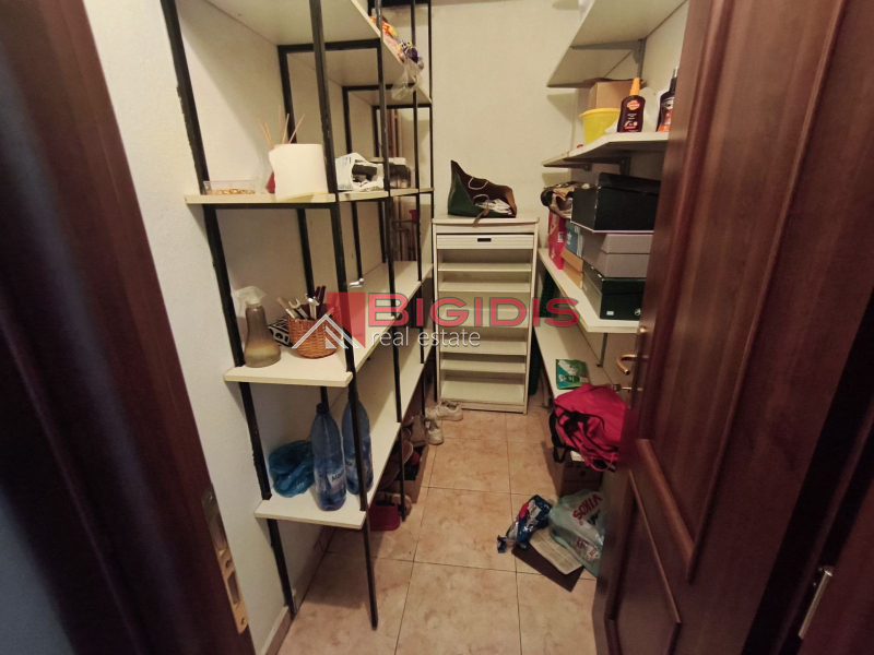 ΕΠΕΝΔΥΤΙΚΟ τριάρι ανακαινισμένο
