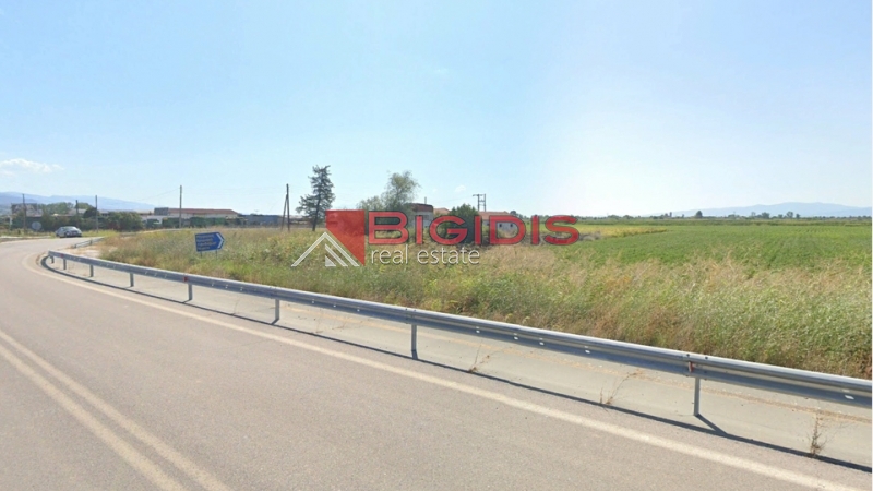 ΑΓΡΟΤΕΜΑΧΙΟ κοντά σε κόμβο