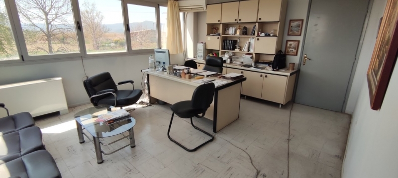 ΒΙΟΜΗΧΑΝΙΚΟΣ ΧΩΡΟΣ  4100 Μ2 ,3700 μ2 ΧΩΡΟΣ ΠΑΡΑΓΩΓΗΣ  ,ΜΕ 400 Μ2 ΓΡΑΦΕΙΑ  σε 13500 μ2 οικόπεδο κοντά στην Ε-75
