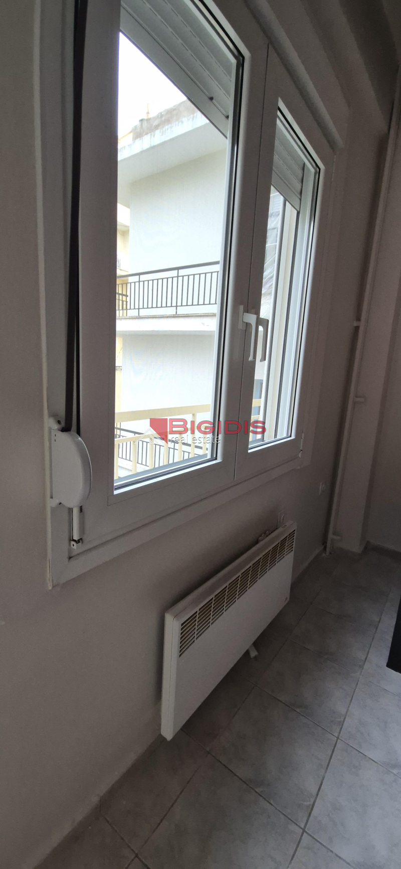 20-83713408 Γκαρσονιέρα στο κέντρο