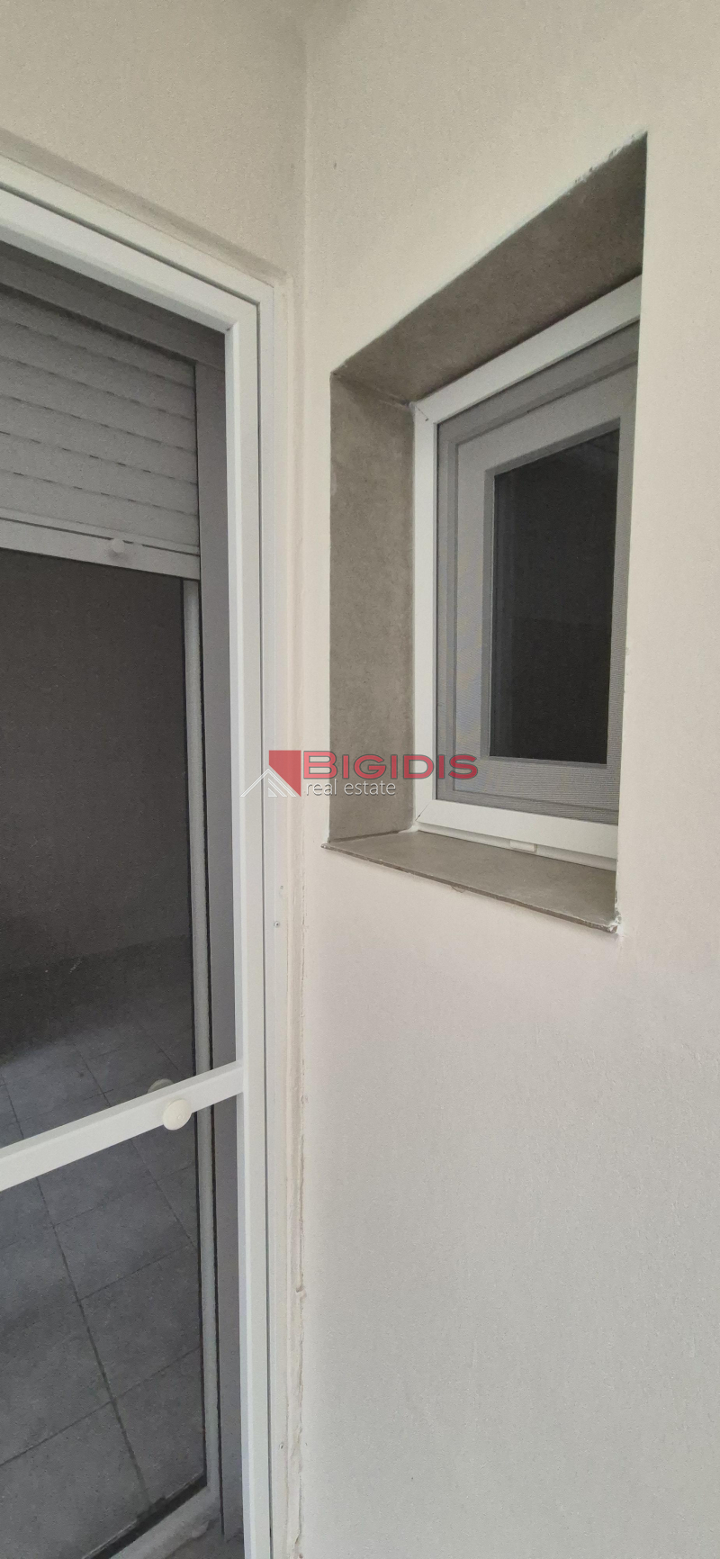20-8371667 Γκαρσονιέρα στο κέντρο