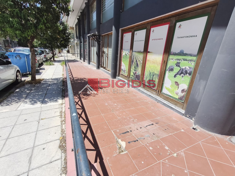 εξαιρετικό εμπορικό κατάστημα  λειτουργεί σαν super market