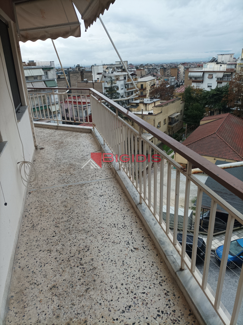 Διαμέρισμα με εμβαδόν 80 τ.μ. προς ενοικίαση στην περιοχή Τριών Ταξιαρχών