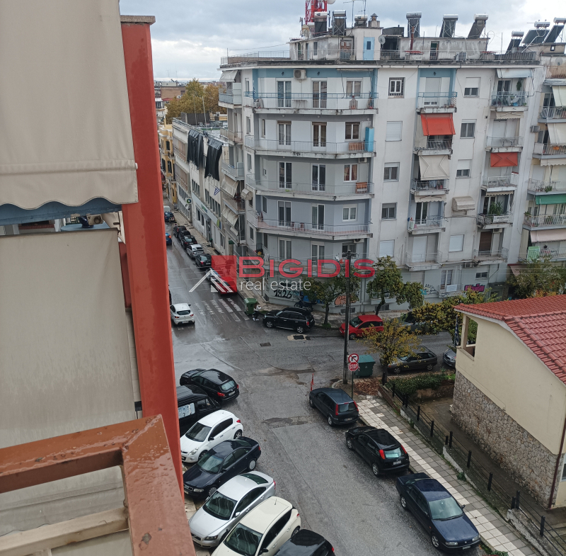 Διαμέρισμα με εμβαδόν 80 τ.μ. προς ενοικίαση στην περιοχή Τριών Ταξιαρχών