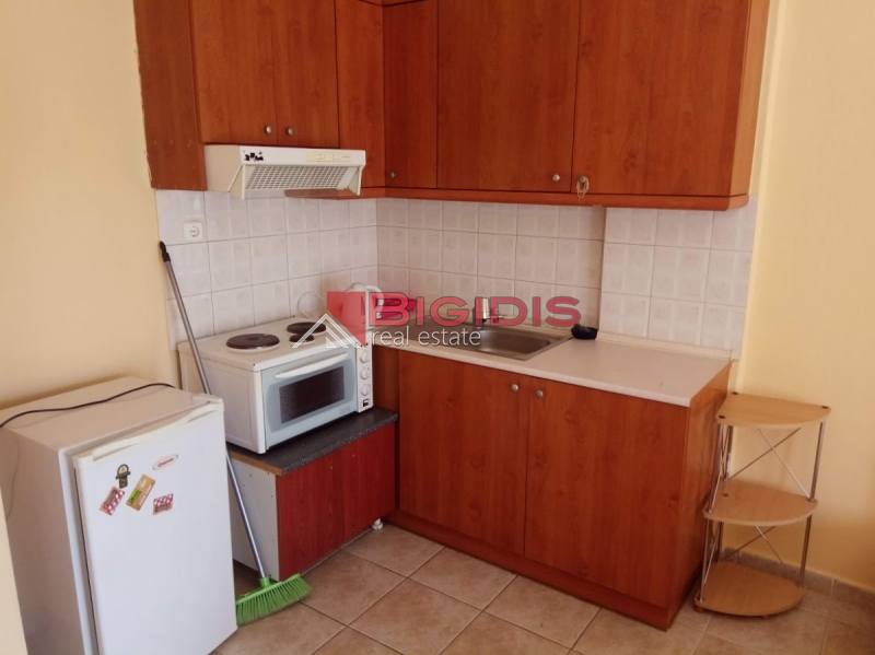 Κωδικός ακινήτου: 22441 – Σέρρες, περιοχή Πυροβολικά. Ενοικιάζεται επιπλωμένη γκαρσονιέρα στον 2ο όροφο,