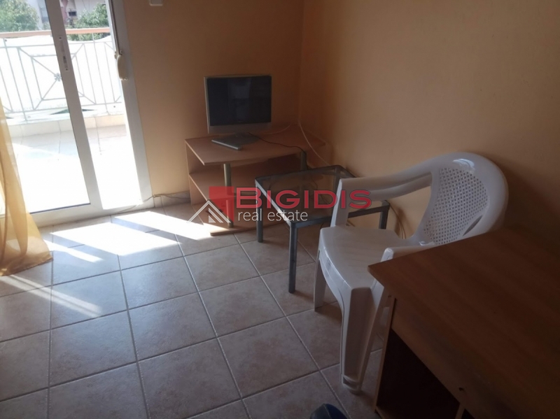 Κωδικός ακινήτου: 22441 – Σέρρες, περιοχή Πυροβολικά. Ενοικιάζεται επιπλωμένη γκαρσονιέρα στον 2ο όροφο,